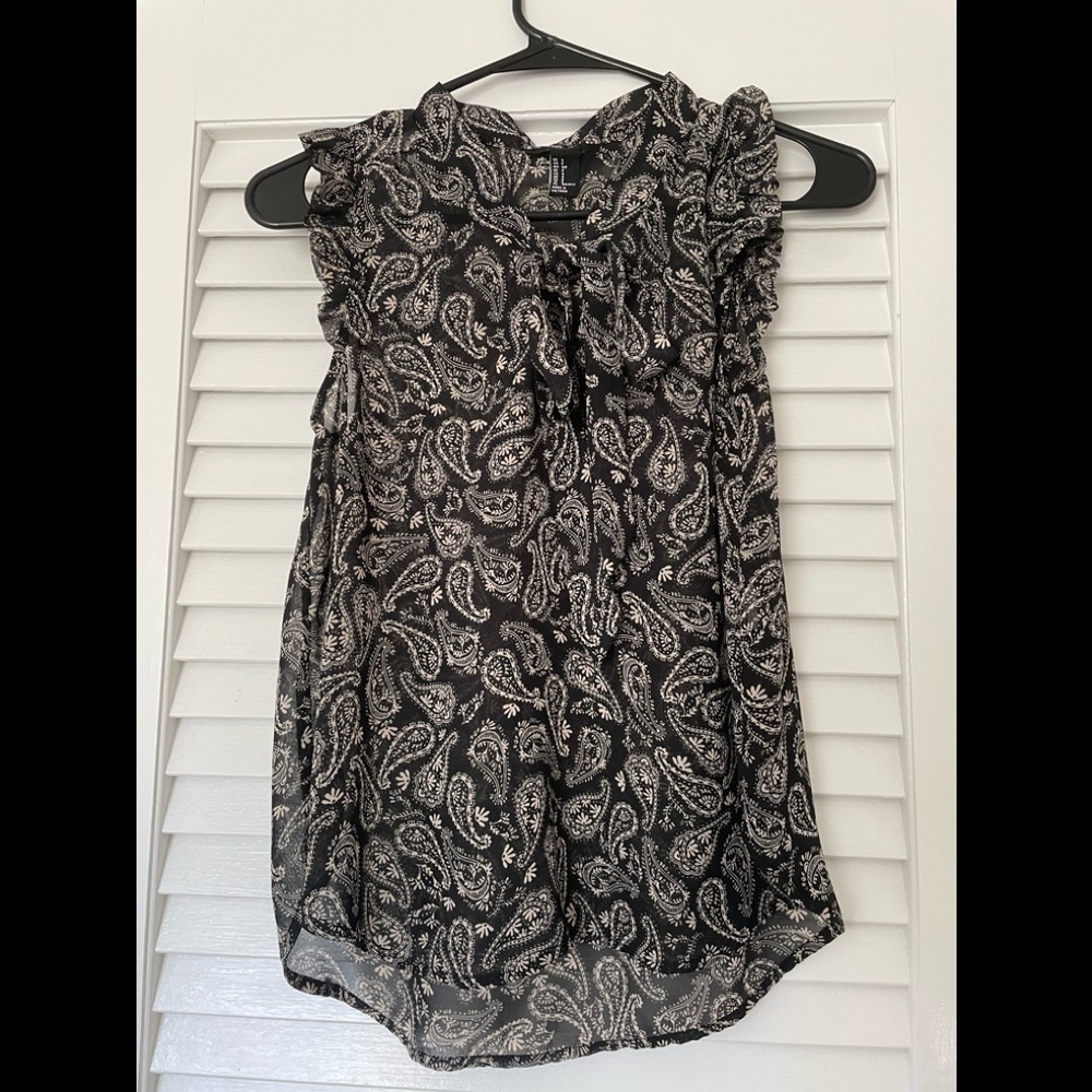 Forever 21 Sleeveless Blouse